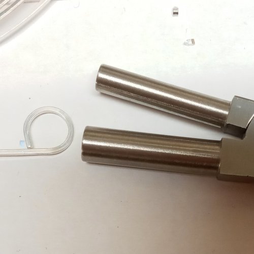 Judy Larson's A New Take on a Figure-8 Chain - , Contemporary Wire Jewelry, Cutting, Cutting Tool, Cutters, Loops, Wire Loop, Wrapped Wire Loop, Design, Bend the wire shank slightly if needed